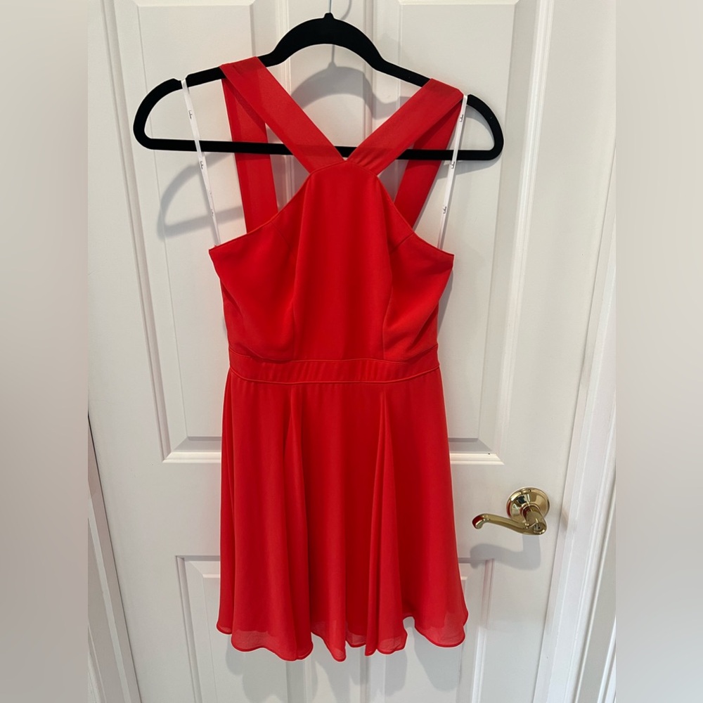 Lulu dress size XS. Excellent condition. Color coral.